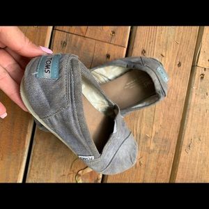 Toms women shoes size 7 very comfortable and light